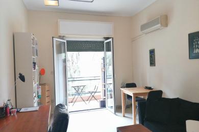 Επιπλωμένο διαμέρισμα στην Αθήνα - Πλατεία Παπαδιαμάντη