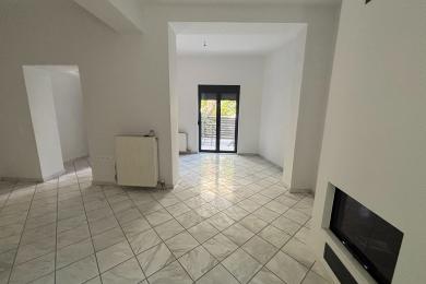 Renovated apartment in Maroussi, near the metro station