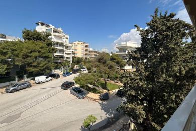 Διαμέρισμα στην Βάρκιζα, κοντά στην παραλία