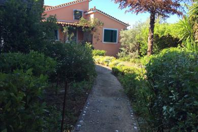 Evia escape in Pefki