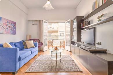 Renovated, furnished apartment in Archaelogical Museum