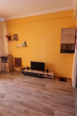A Sunny & Renovated Apartment in Nea Smyrni